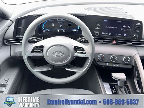 New 2026 Hyundai Elantra SE FWD image 17