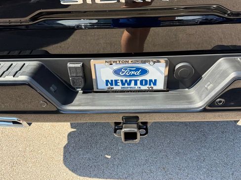 Used 2021 GMC Sierra 1500 AT4 w/ AT4 Premium Package AWD/4WD image 36