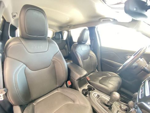 Used 2021 Jeep Cherokee Latitude Lux w/ Comfort/Convenience Group AWD/4WD image 26