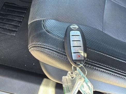 Used 2020 Nissan Rogue SL w/ Premium Package image 29