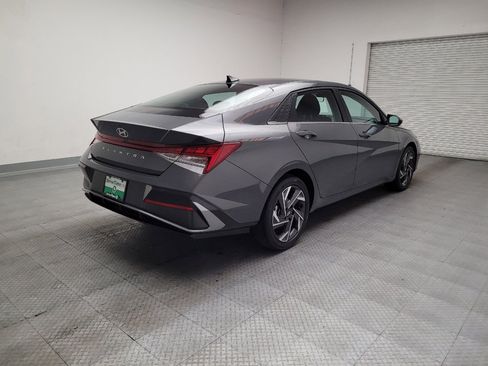 Used 2025 Hyundai Elantra SEL image 9