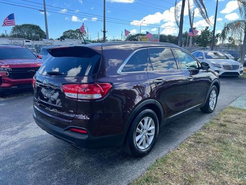 Used 2016 Kia Sorento LX image 5