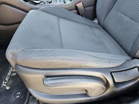 Used 2020 Hyundai Tucson SE w/ Cargo Package image 31