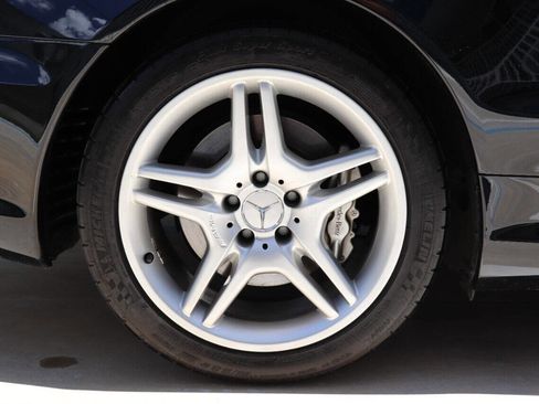 Used 2005 Mercedes-Benz SL 600 image 14