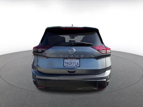 Used 2025 Nissan Rogue SV image 12