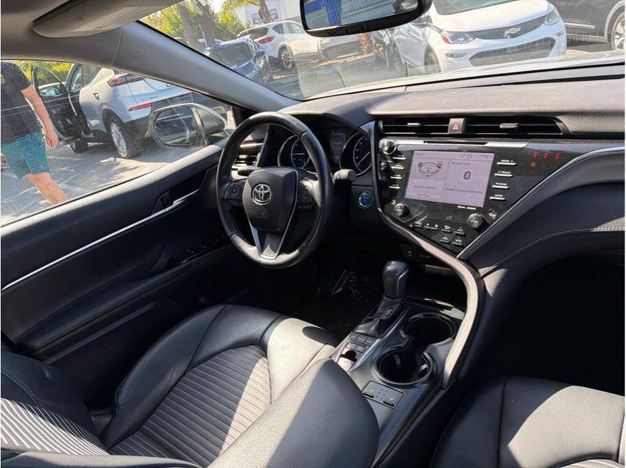 Used 2018 Toyota Camry SE w/ Audio Package FWD image 5