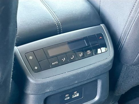Used 2025 Nissan Pathfinder SV AWD/4WD image 20