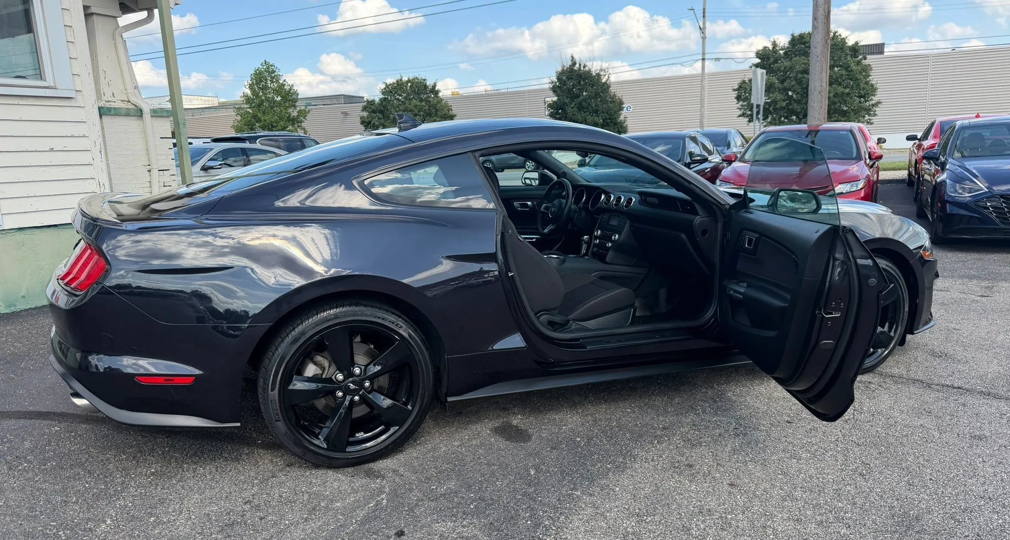 Used 2022 Ford Mustang Coupe w/ Black Accent Package RWD image 22