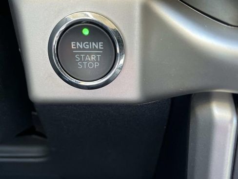 Certified 2023 Ford Expedition XLT image 37