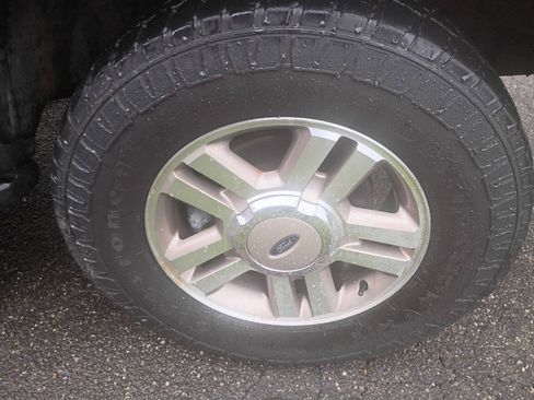Used 2005 Ford F150 Lariat AWD/4WD image 22