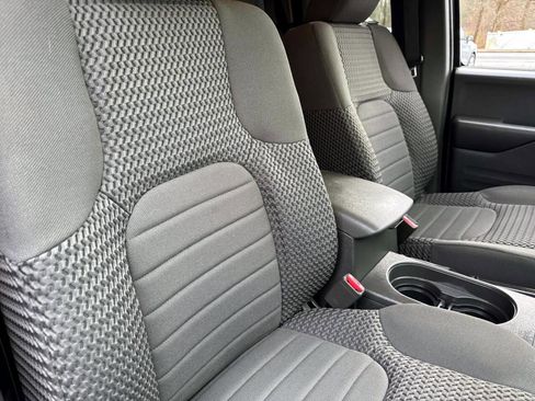 Used 2016 Nissan Frontier SV w/ SV Value Truck Package image 9