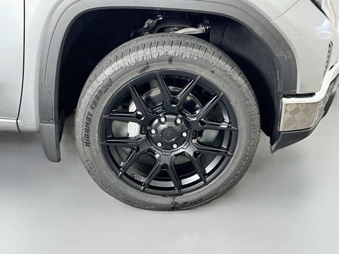 Used 2026 GMC Sierra 1500 SLT AWD/4WD image 38