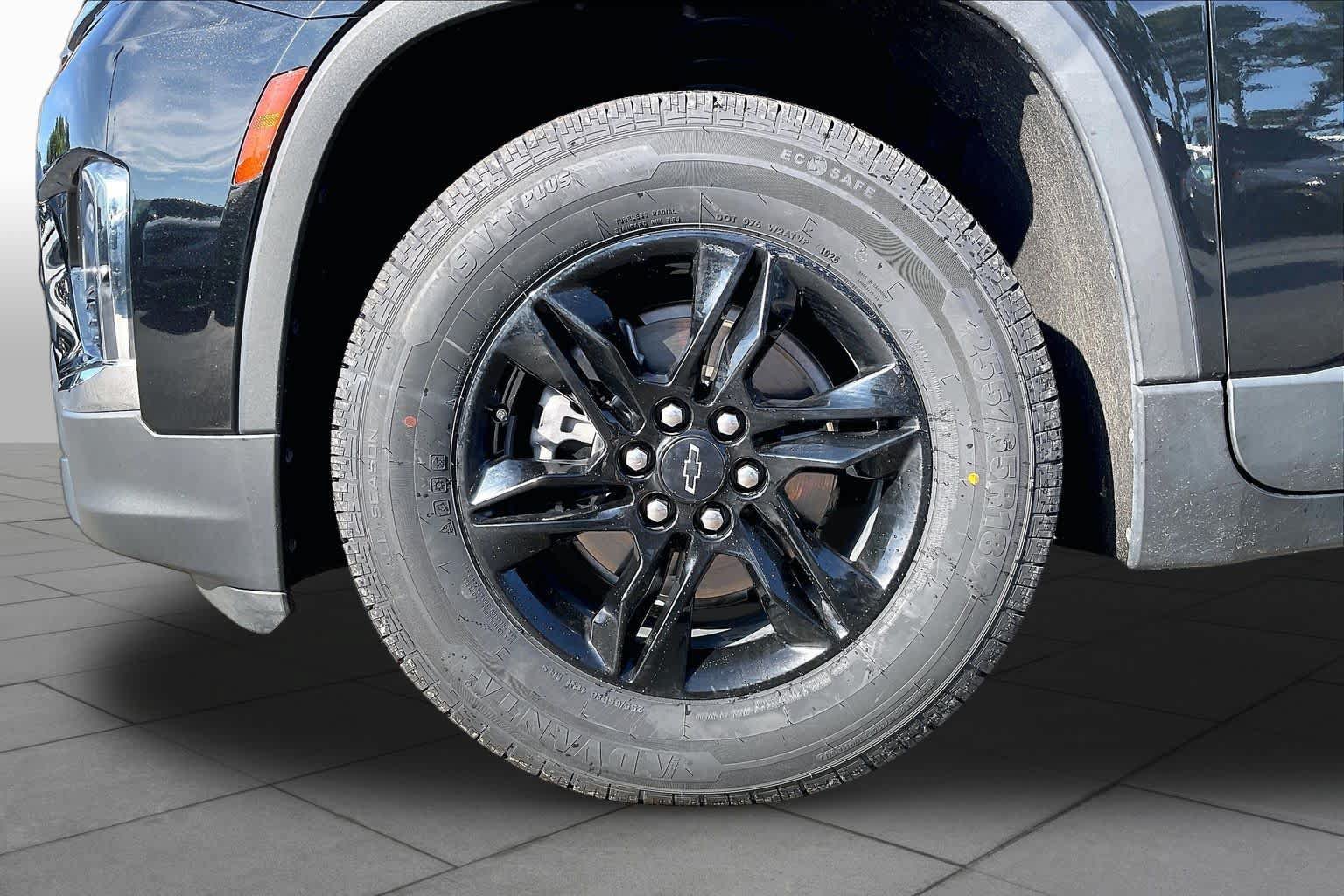 Used 2023 Chevrolet Traverse LT FWD image 10