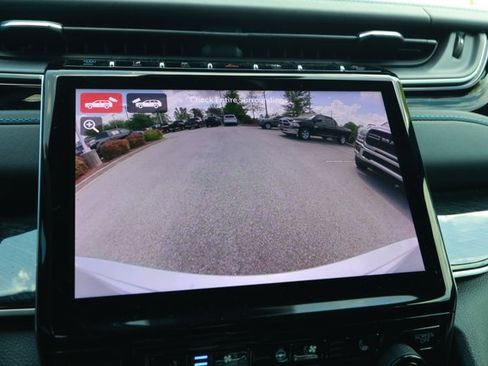 Used 2022 Jeep Grand Cherokee Trailhawk image 19