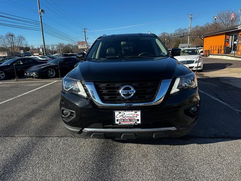 Used 2019 Nissan Pathfinder SL image 2
