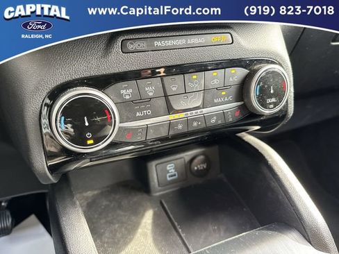 Used 2022 Ford Escape SEL FWD image 29