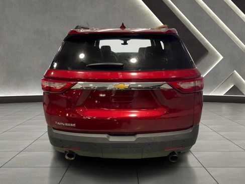 Used 2019 Chevrolet Traverse LT w/ LT Premium Package FWD image 4