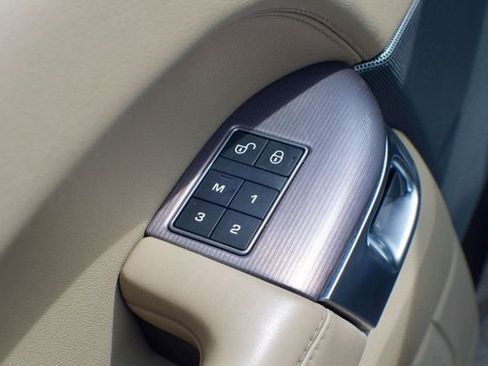 Used 2017 Land Rover Range Rover Sport HSE image 38