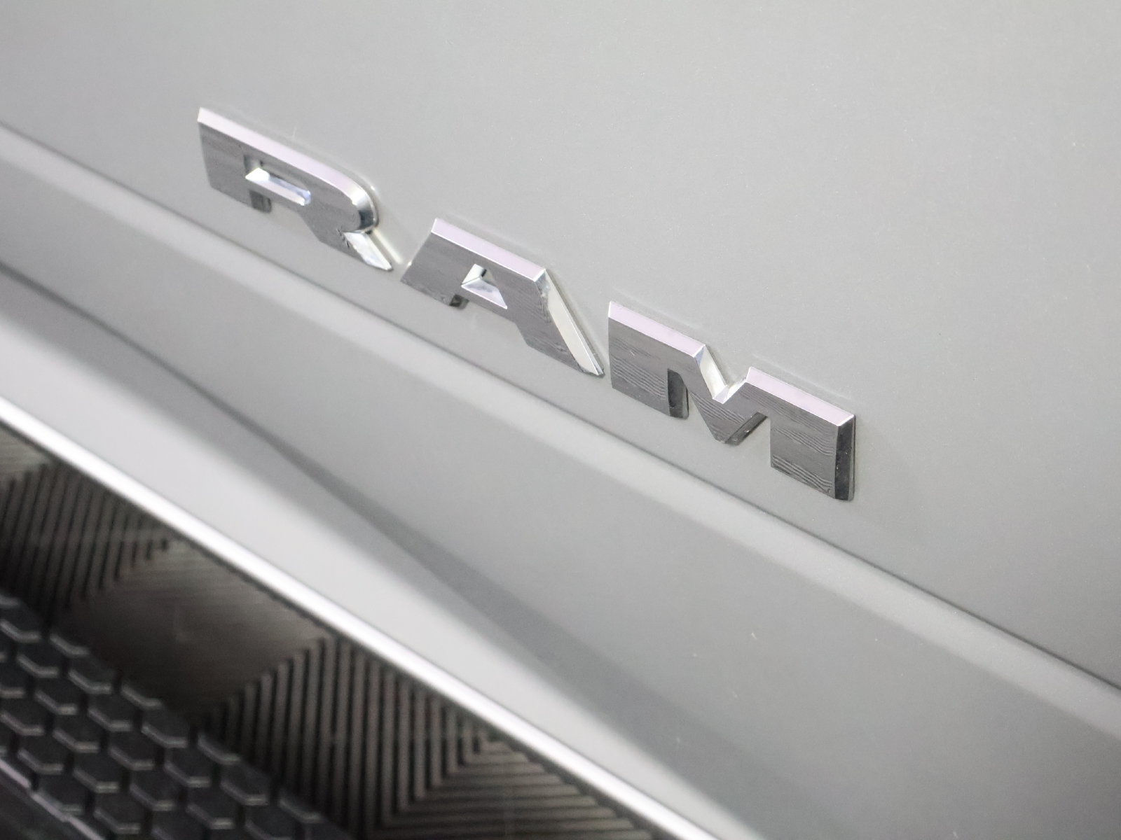 Used 2026 RAM 2500 Laramie AWD/4WD image 8
