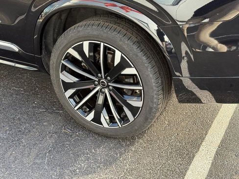 Used 2025 Volvo XC90 B5 Plus image 8