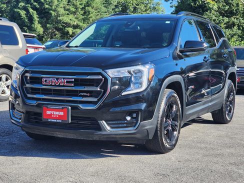 Used 2023 GMC Terrain AT4 AWD/4WD image 3