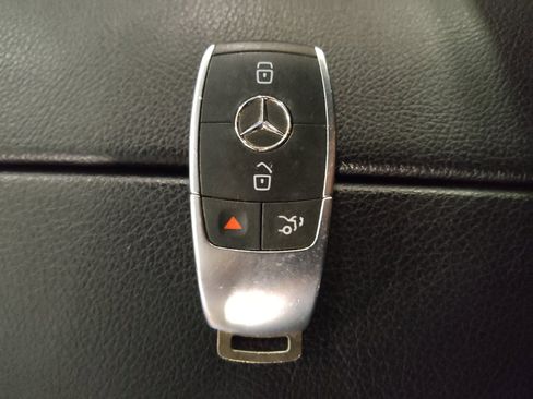 Used 2019 Mercedes-Benz C 300 Sedan image 32