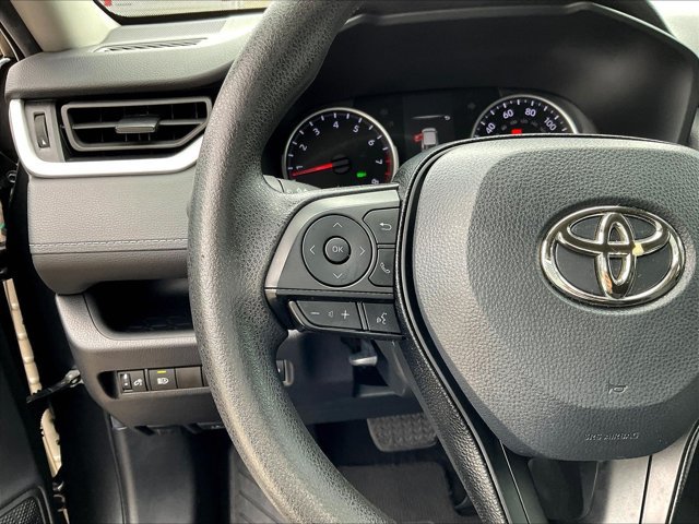Used 2021 Toyota RAV4 XLE w/ Convenience Package FWD image 19