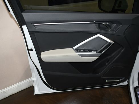 Used 2021 Audi Q3 2.0T Premium Plus w/ Premium Plus Package image 41