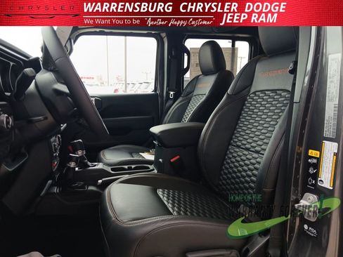 New 2025 Jeep Gladiator Mojave w/ Convenience Group image 12