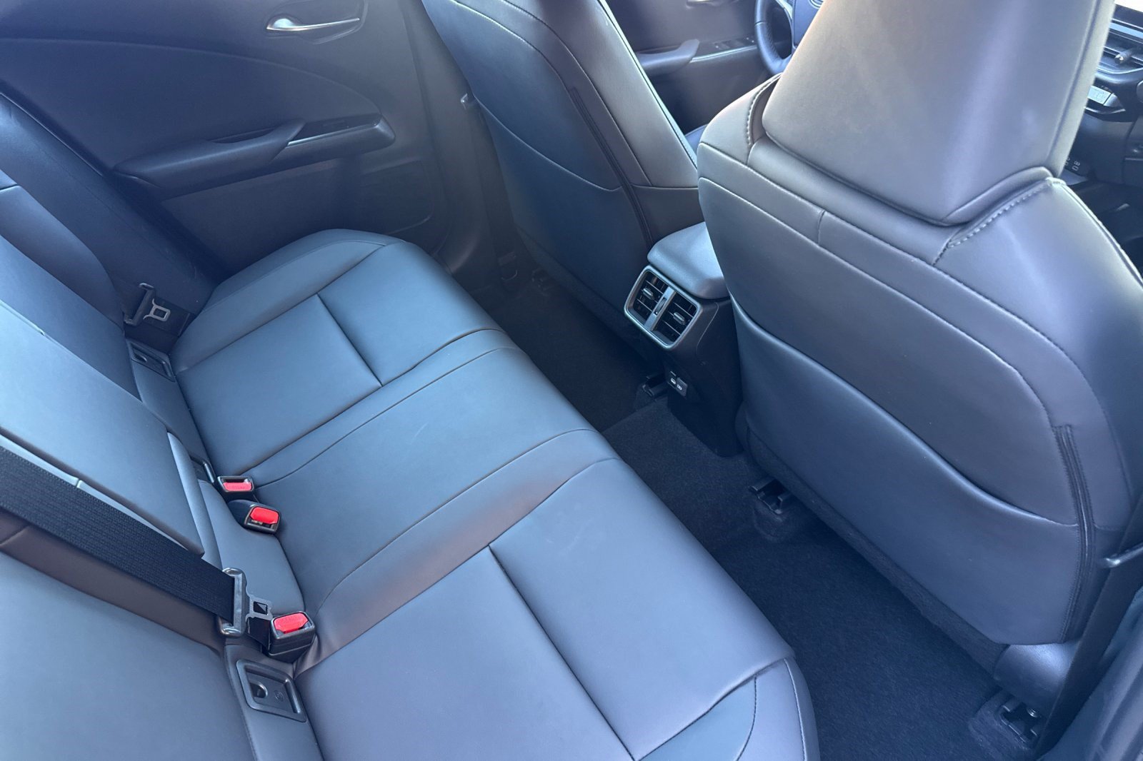 Certified 2025 Lexus UX 300h FWD w/ Accessory Package (Z2) image 32