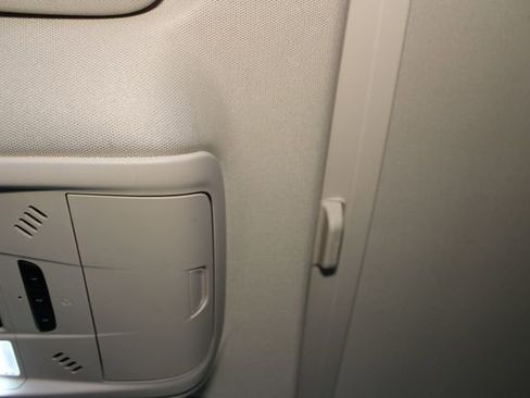 Used 2023 Buick Enclave Avenir w/ Avenir Technology Package AWD/4WD image 32