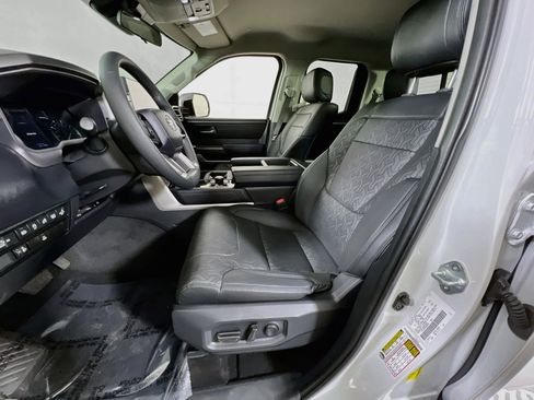 Used 2022 Toyota Tundra SR5 w/ SR5 Premium Package AWD/4WD image 20