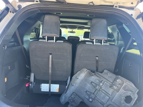 Used 2017 Ford Explorer XLT w/ Equipment Group 202A image 33