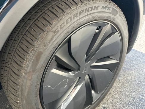 Used 2026 Tesla Model Y AWD image 8