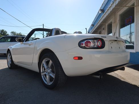 Used 2007 MAZDA MX-5 Miata Sport RWD image 7
