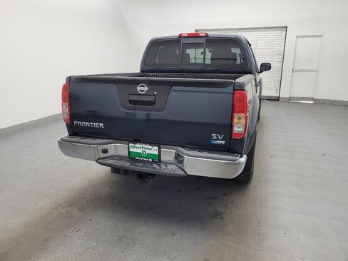 Used 2018 Nissan Frontier SV image 7