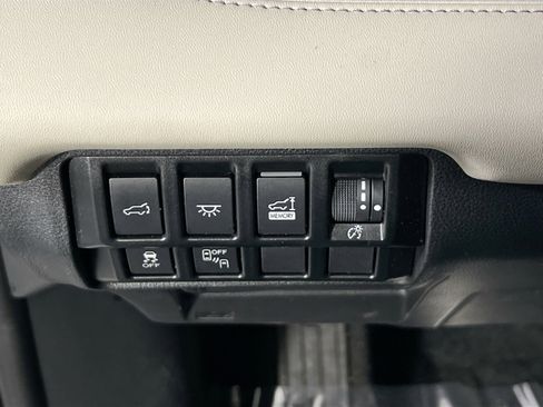 Used 2022 Subaru Ascent Limited w/ Technology Package image 10