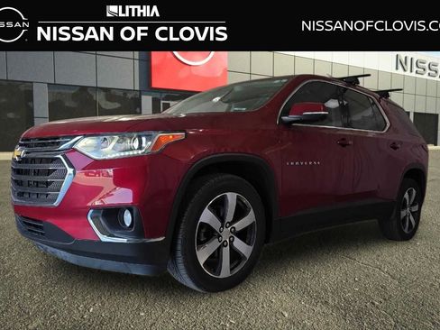 Used 2021 Chevrolet Traverse LT w/ LT Premium Package AWD/4WD image 1