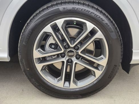New 2025 Audi Q5 Premium image 16