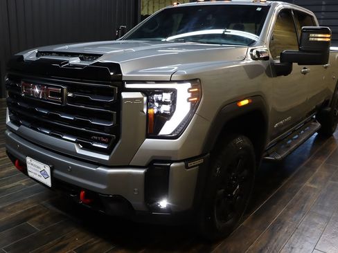 Used 2025 GMC Sierra 2500 AT4 w/ AT4 Preferred Package AWD/4WD image 6
