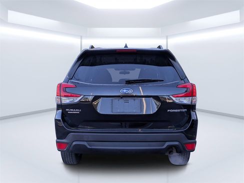Used 2023 Subaru Forester Premium image 4
