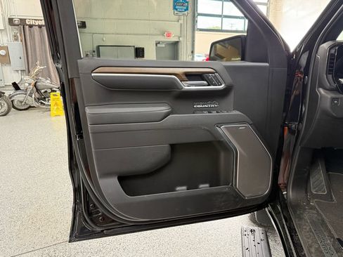 Used 2026 Chevrolet Silverado 1500 High Country w/ Midnight Edition AWD/4WD image 9