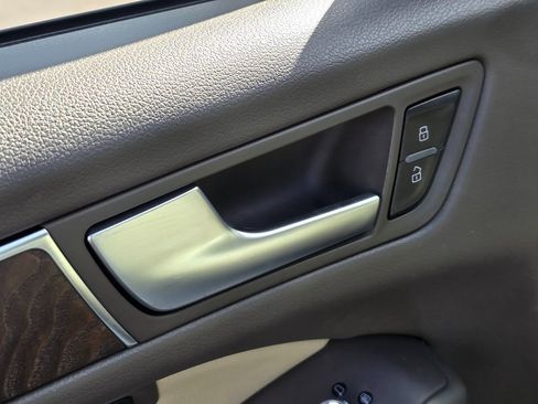 Used 2015 Audi Q5 2.0T Premium Plus w/ Technology Package image 25