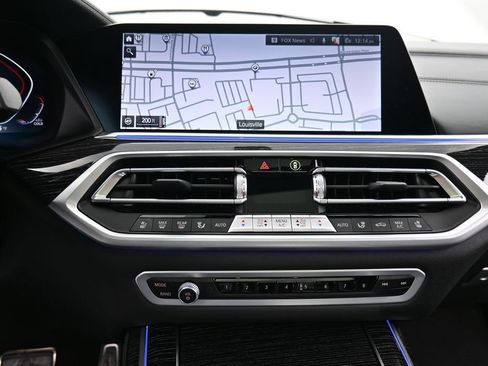 Used 2022 BMW X7 M50i w/ Dynamic Handling Package AWD/4WD image 14