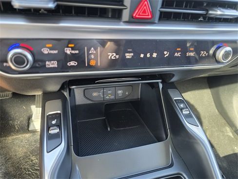 New 2025 Kia Sorento EX image 22