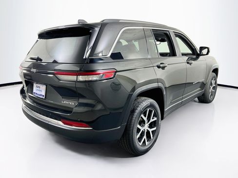 Used 2023 Jeep Grand Cherokee Limited AWD/4WD image 5