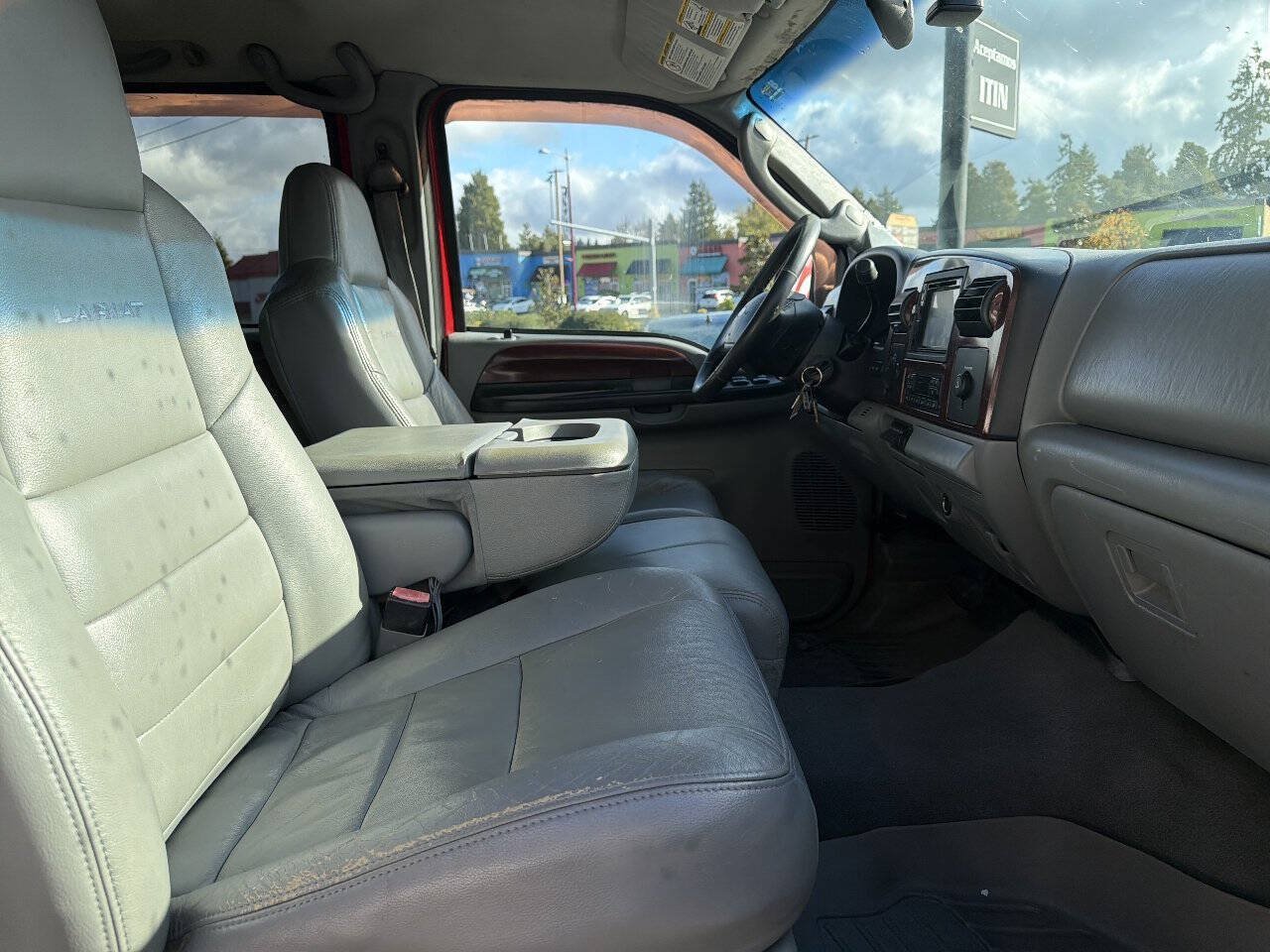 Used 2005 Ford F350 Lariat AWD/4WD image 13