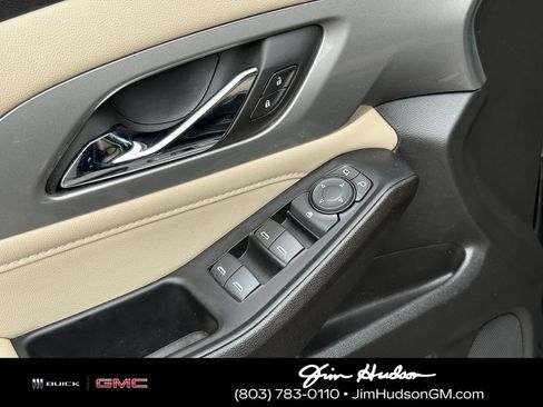 Certified 2023 Chevrolet Traverse LS FWD image 20