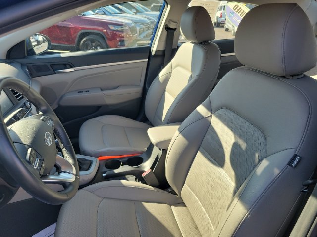 Used 2019 Hyundai Elantra Limited w/ Winter Weather Package FWD image 5