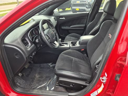 Used 2016 Dodge Charger R/T RWD image 9